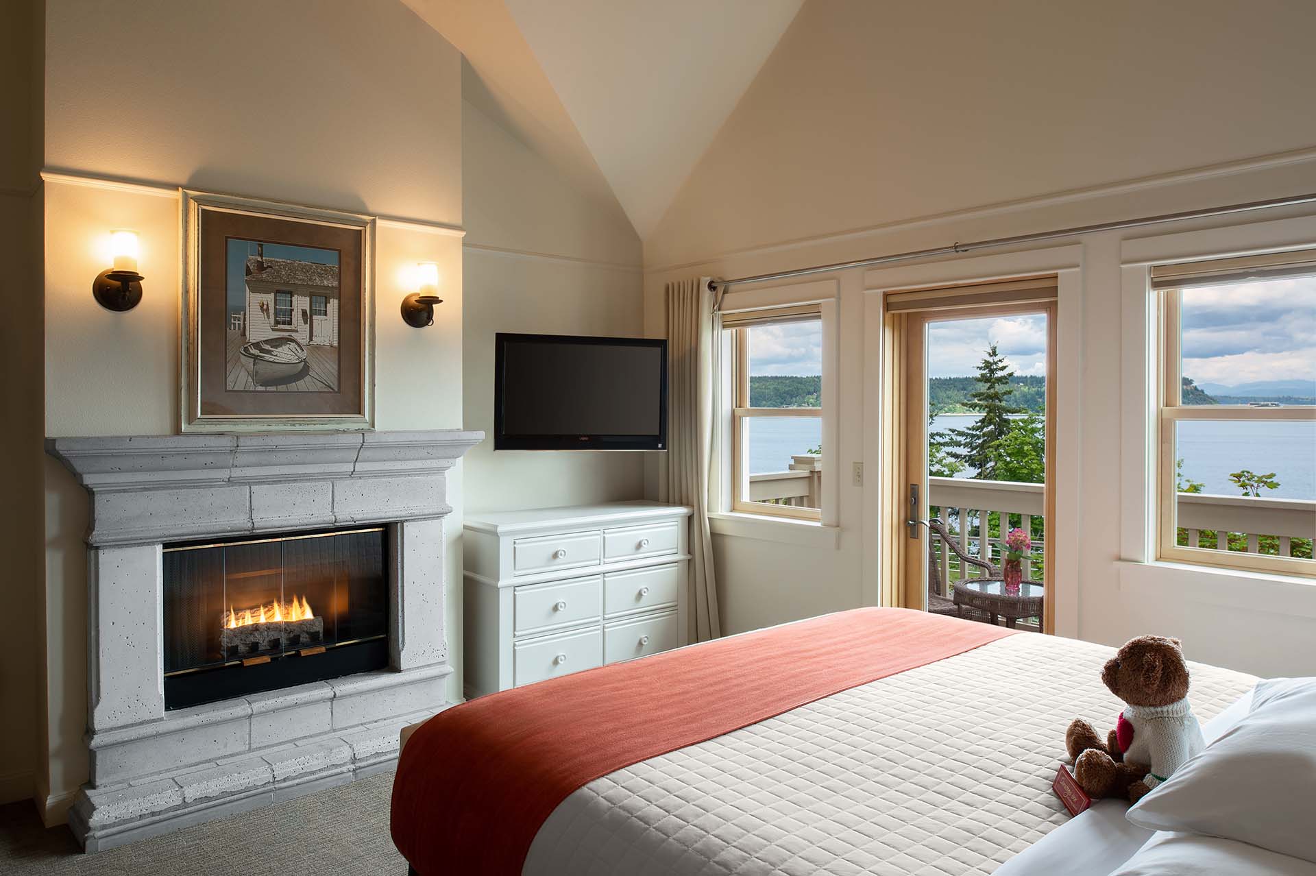 Deluxe King Rooms Saratoga Inn Whidbey Island