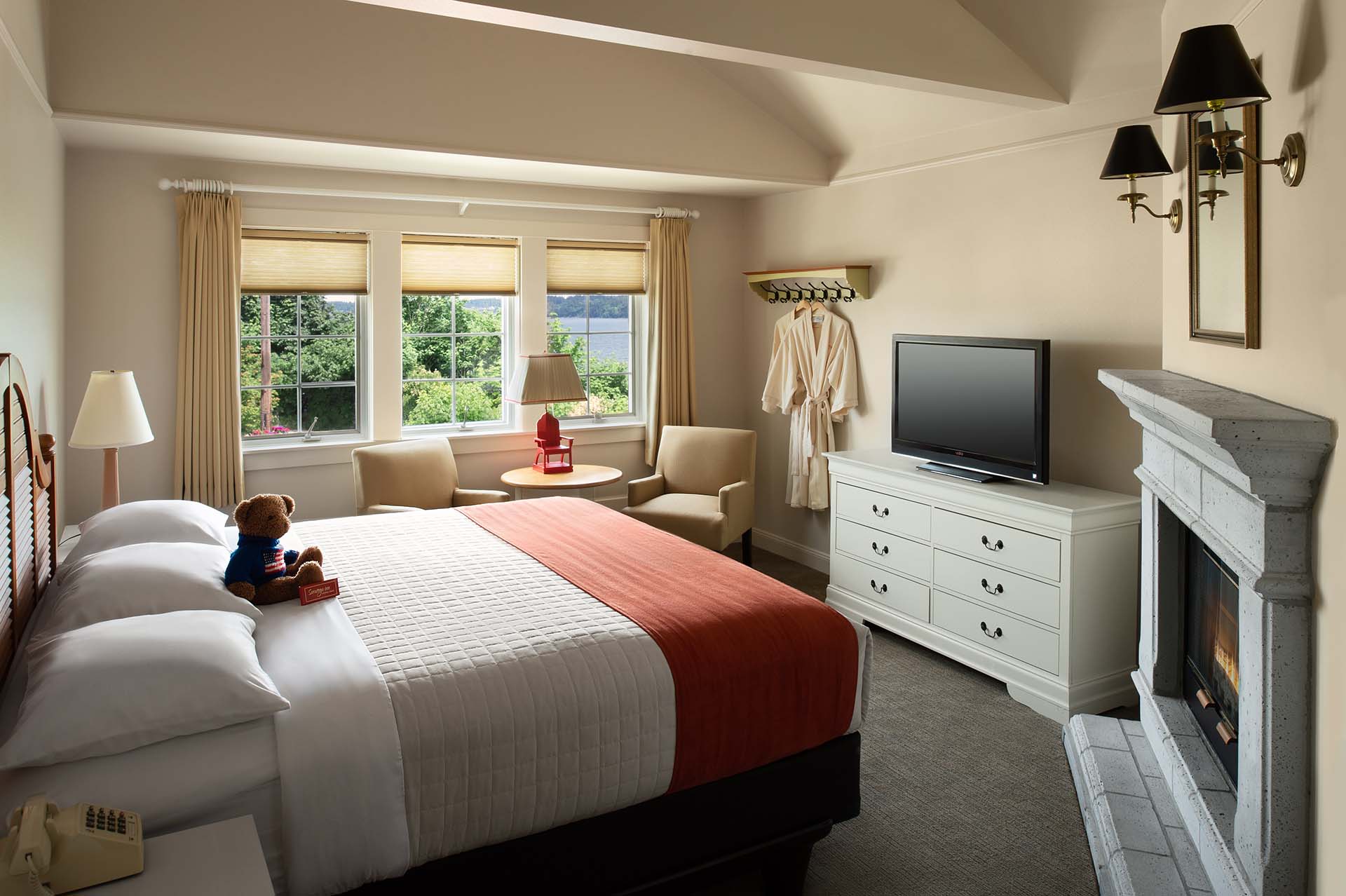 King Rooms Saratoga Inn Whidbey Island