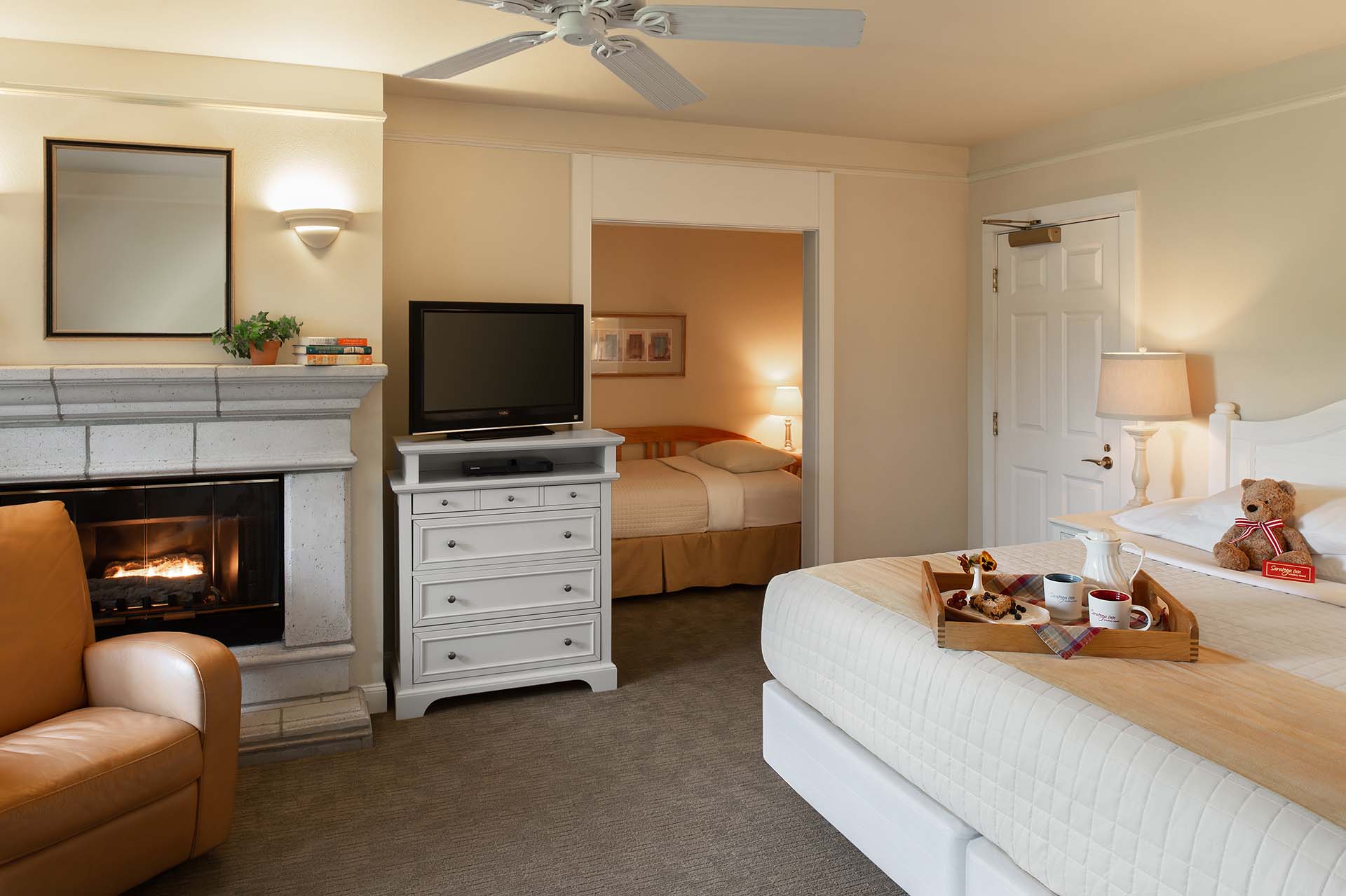 King Rooms Saratoga Inn Whidbey Island