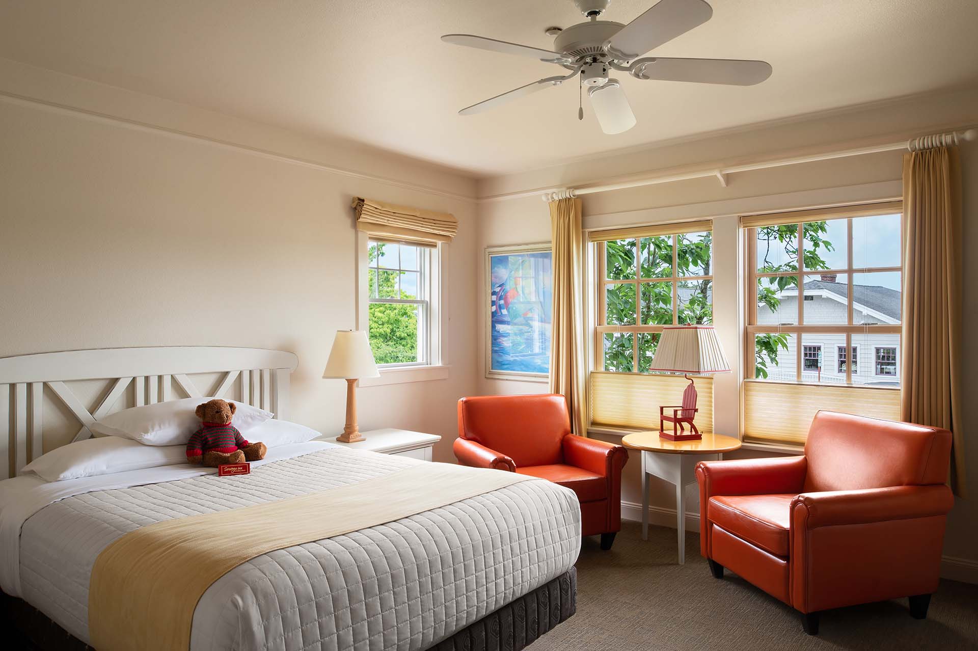 Queen Rooms Saratoga Inn Whidbey Island