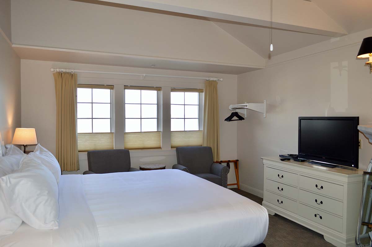 King Rooms Saratoga Inn Whidbey Island